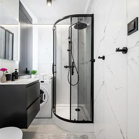 Lumina With Balcony In Heart דירה *