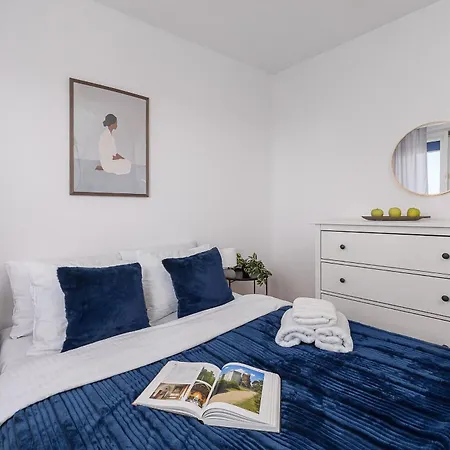 Apartamento Lumina With Balcony In Heart