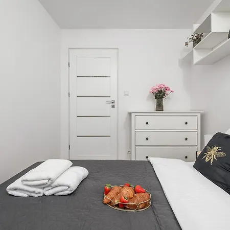 Lumina I 2Br Apart With Balcony I Ac I Near Zloty Tarasy 公寓