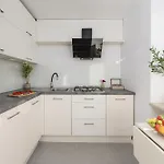 Lumina With Balcony In Heart شقة